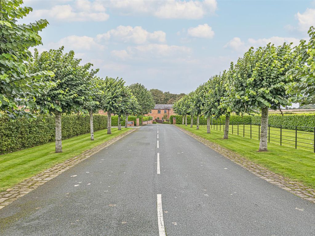 4 bed barn conversion for sale in Northwich Road, Lower Whitley, Warrington WA4, £575,000