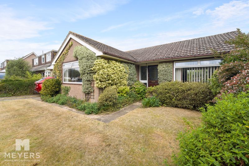 3 bed bungalow for sale in Lampton Close, Wool BH20, £370,000