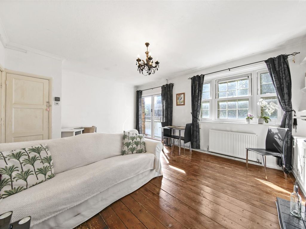 3 bed flat for sale in Worsopp Drive, London SW4, £450,000