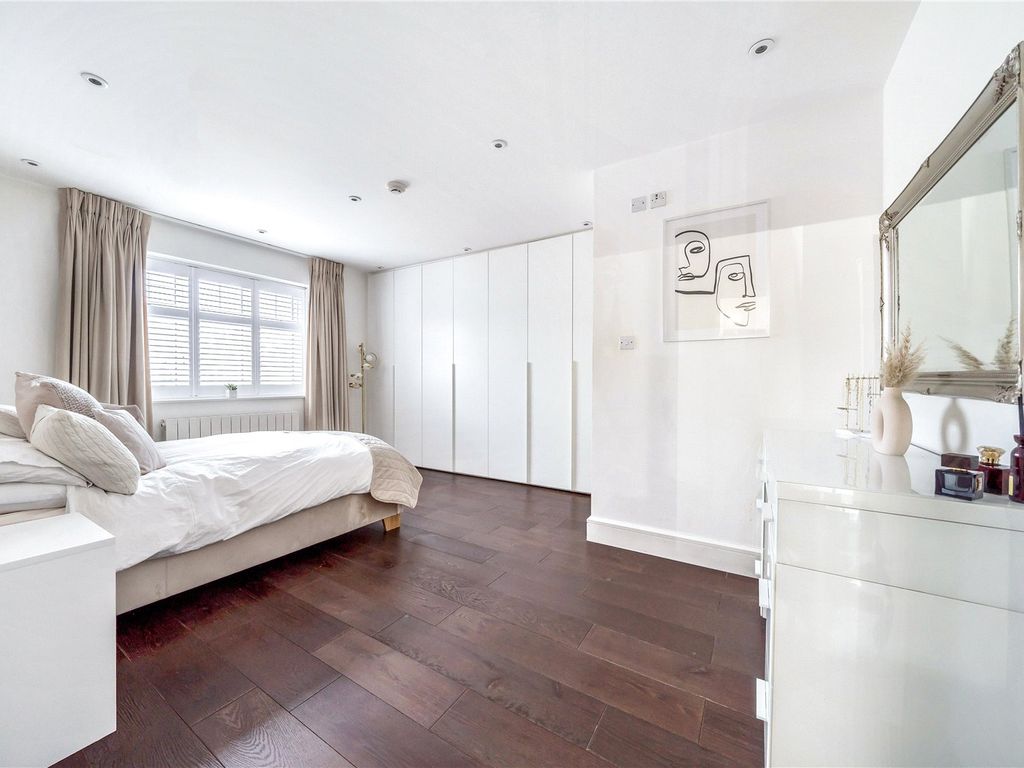 5 bed detached house for sale in Northumberland Road, Barnet EN5, £1,895,000