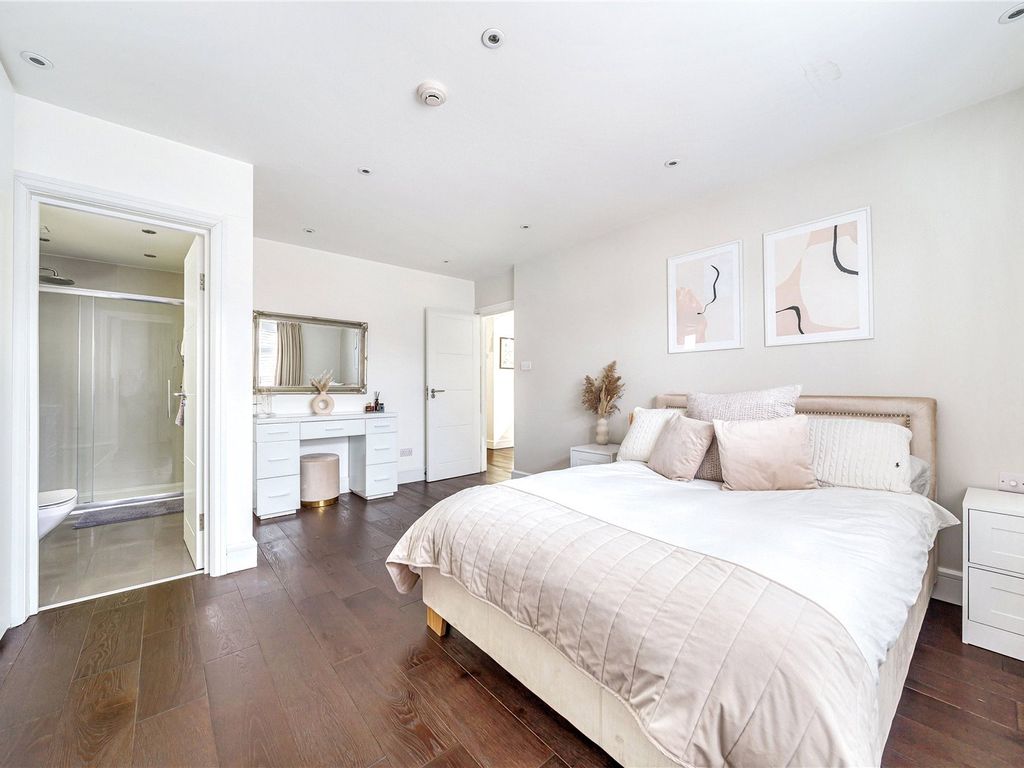 5 bed detached house for sale in Northumberland Road, Barnet EN5, £1,895,000