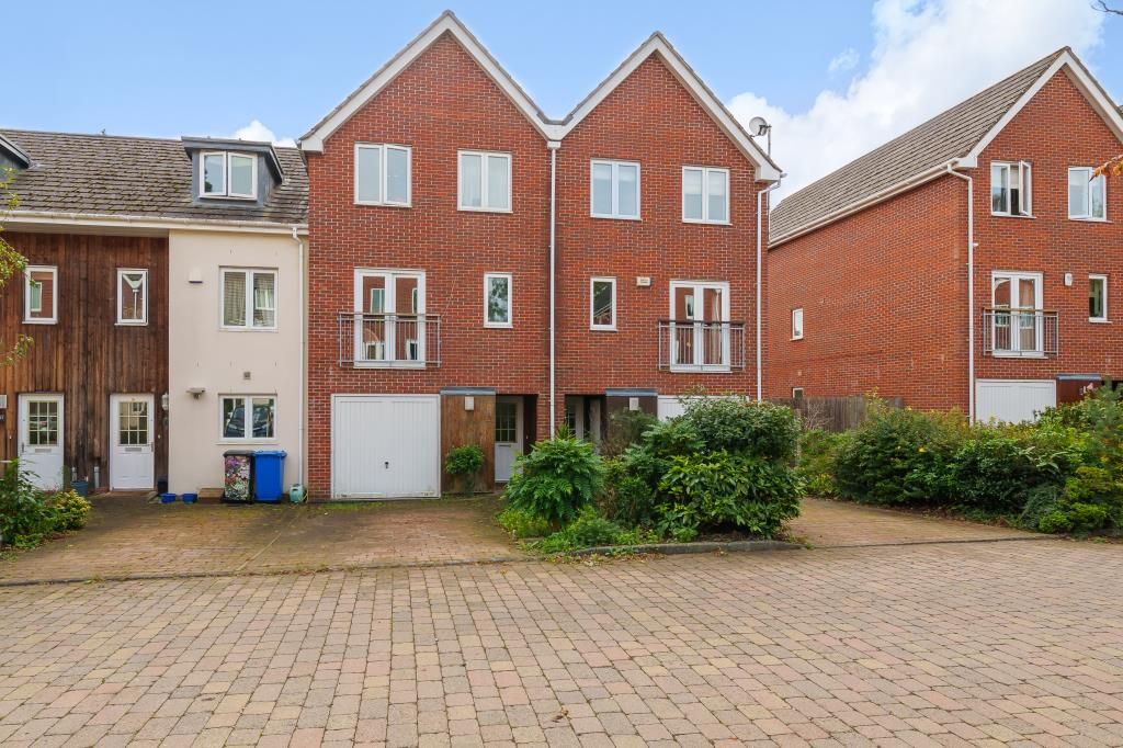 4 bed town house for sale in Ascot, Berkshire SL5, £550,000