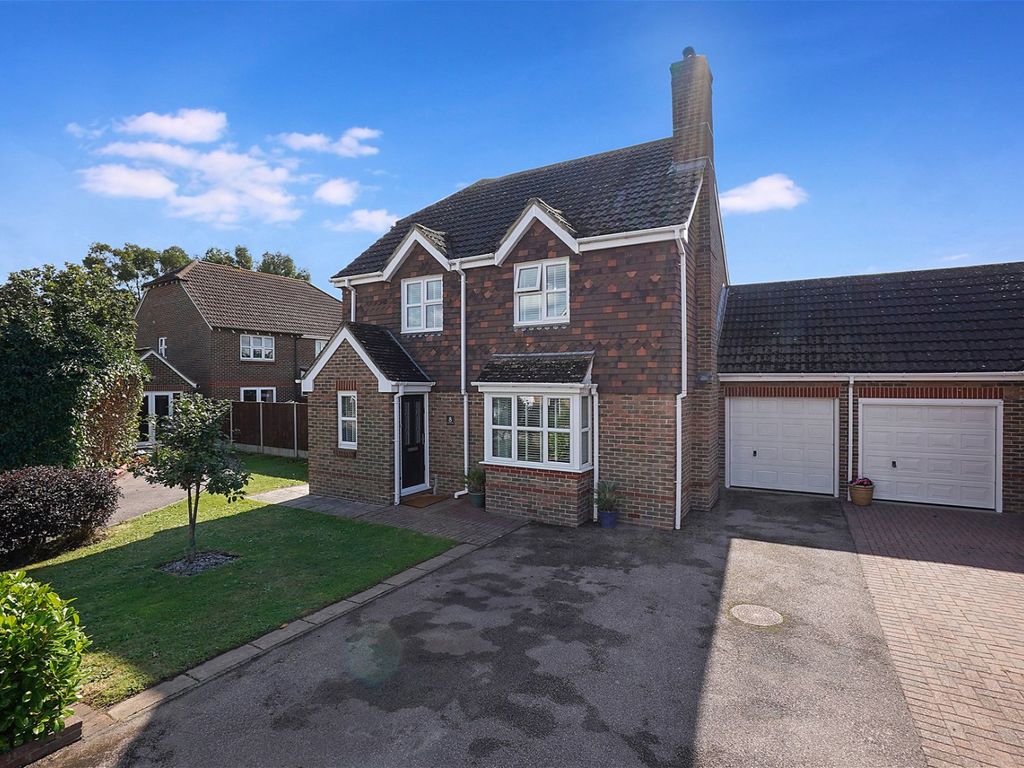 4 bed detached house for sale in Kingfisher Close, Iwade, Sittingbourne ME9, £500,000