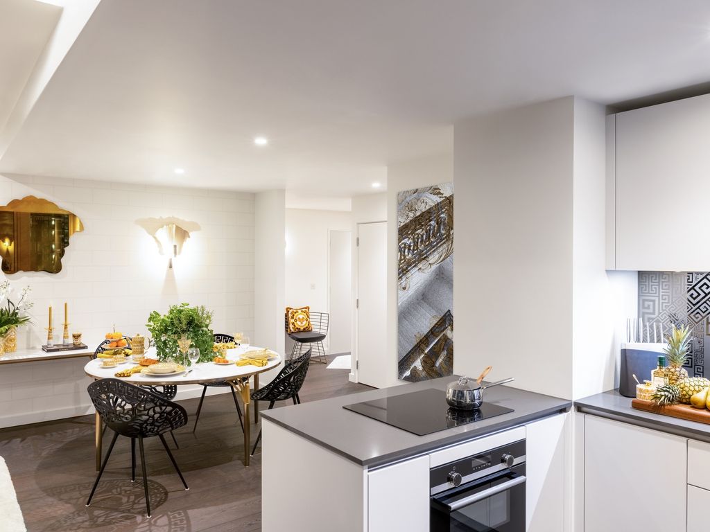 Town house for sale in Bondway, London SW8, £729,000