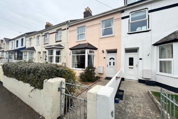 3 bed end terrace house to rent in York Road, Torpoint PL11, £925 pcm