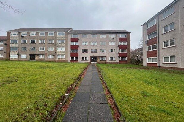 2 bed flat to rent in Aurs Road, Glasgow G78, £750 pcm