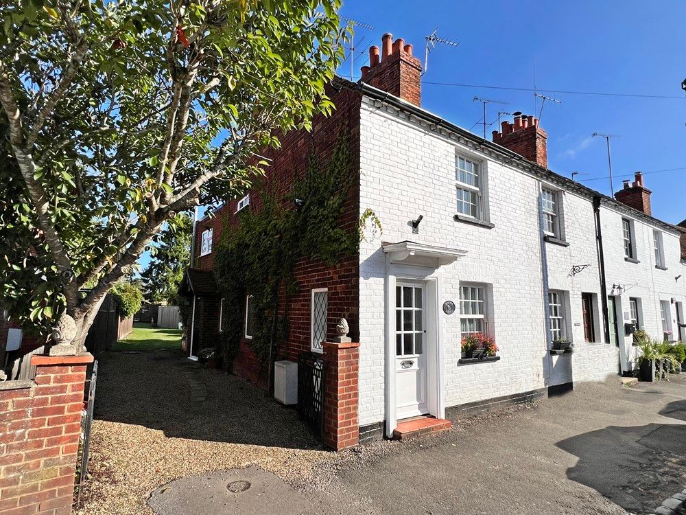 2 bed property for sale in High Street, Cookham SL6, £699,000