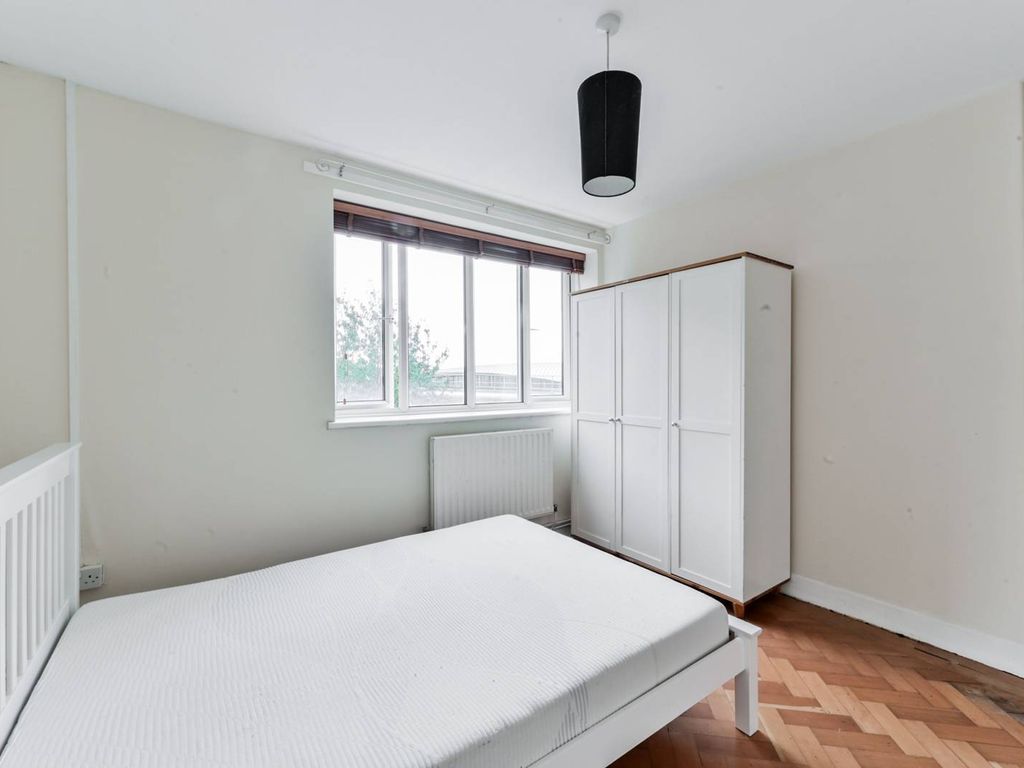 2 bed flat for sale in Lloyd House, Stoke Newington Church Street, Stoke Newington, London N16, £475,000