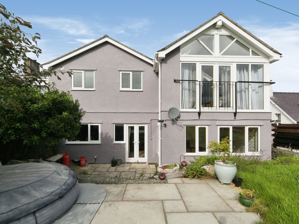4 bed semi-detached house for sale in Pen Y Ffriddoedd, Tregarth, Bangor, Gwynedd LL57, £375,000