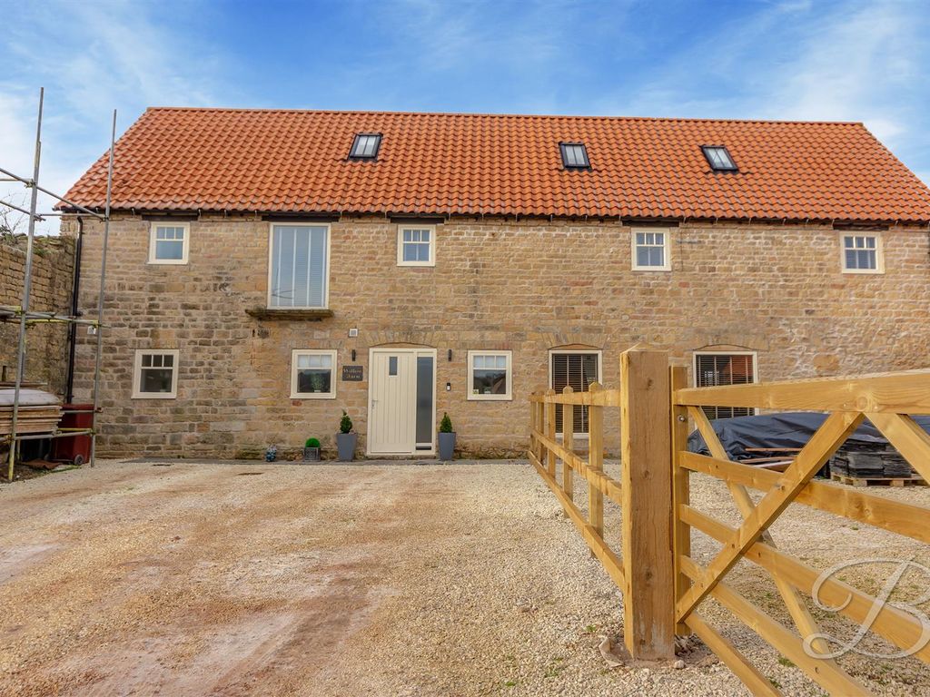 4 bed barn conversion for sale in Mansfield Road, Creswell, Worksop S80, £570,000