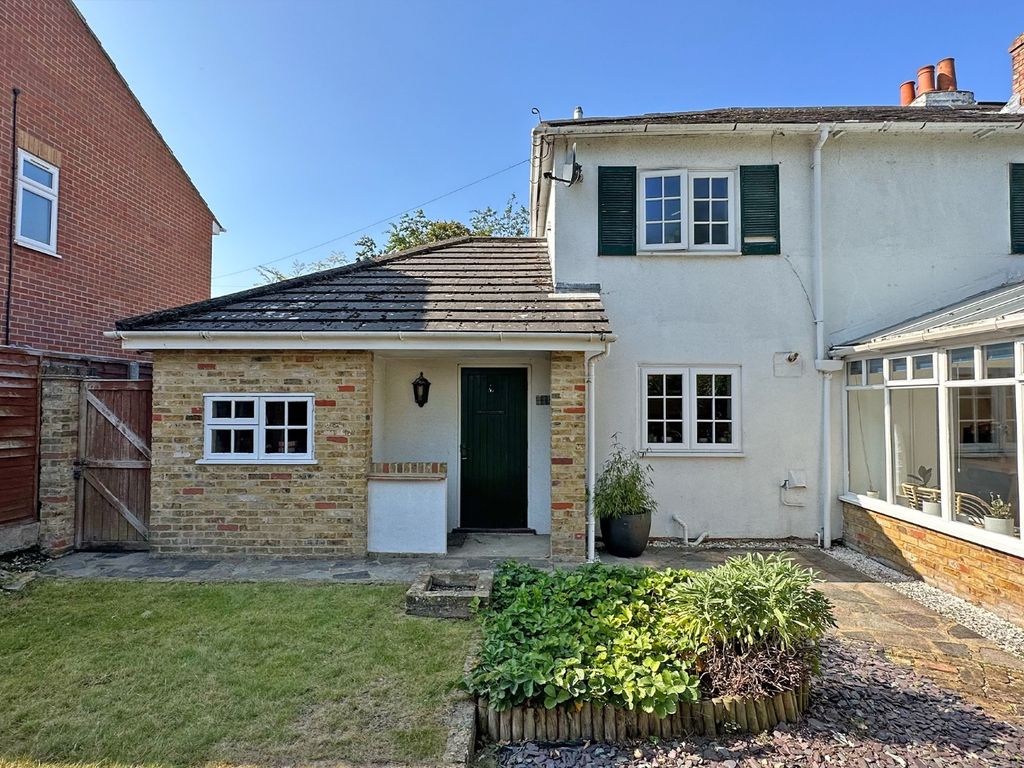 3 bed semi-detached house for sale in Westborough Road, Maidenhead, Berkshire SL6, £565,000