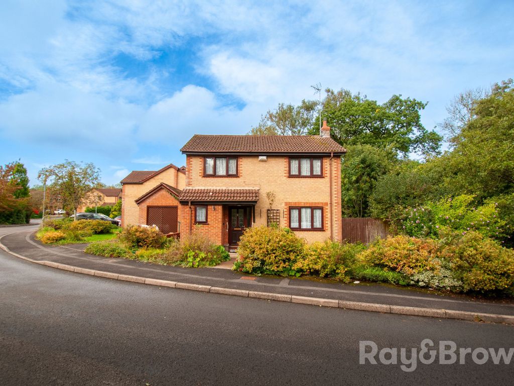 4 bed detached house for sale in Heol Y Cadno, Thornhill, Cardiff CF14, £495,000