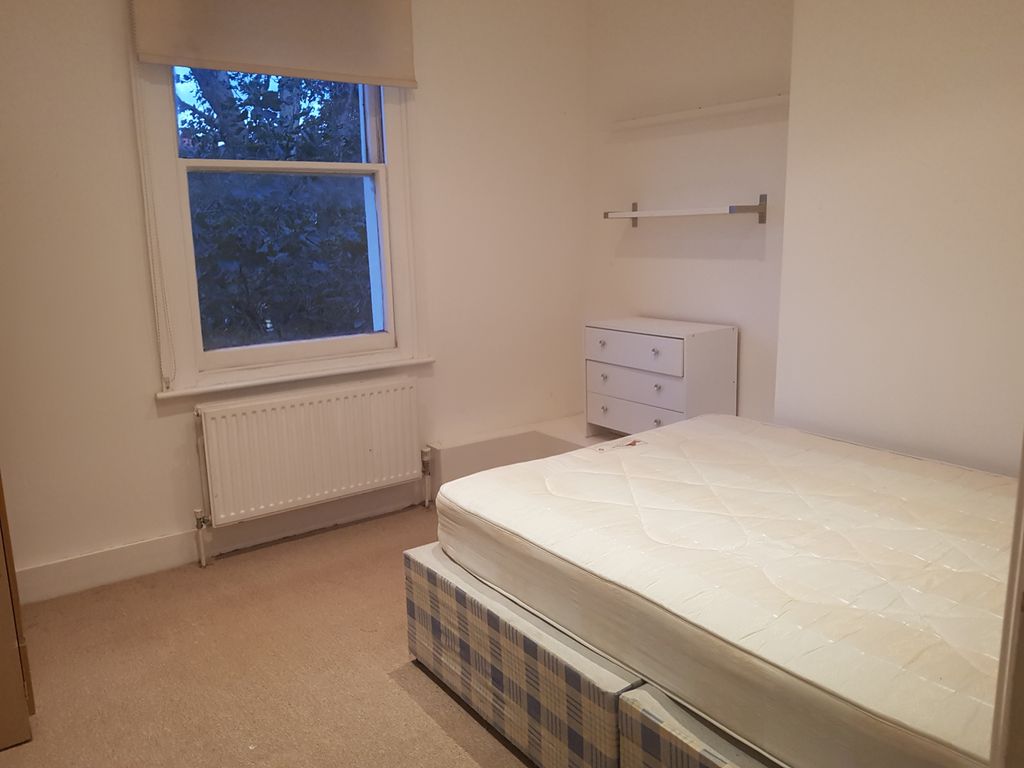 4 bed flat to rent in Richmond Way, London W14, £3,800 pcm