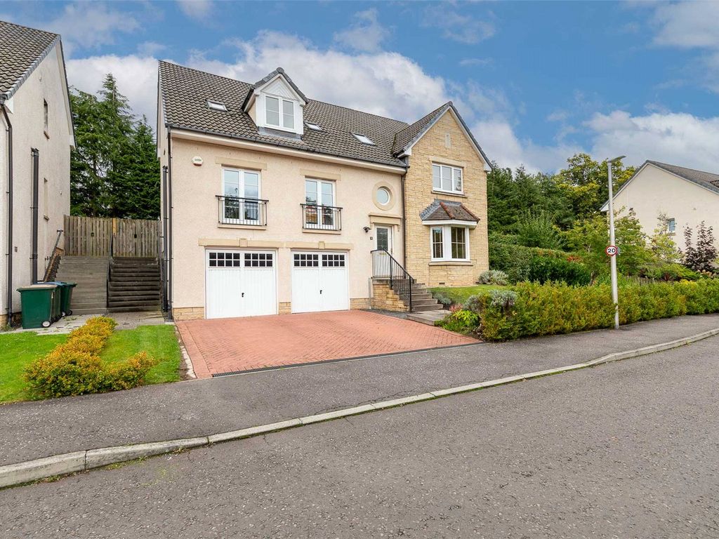 5 bed detached house for sale in Cleeve Park, Perth PH1, £450,000