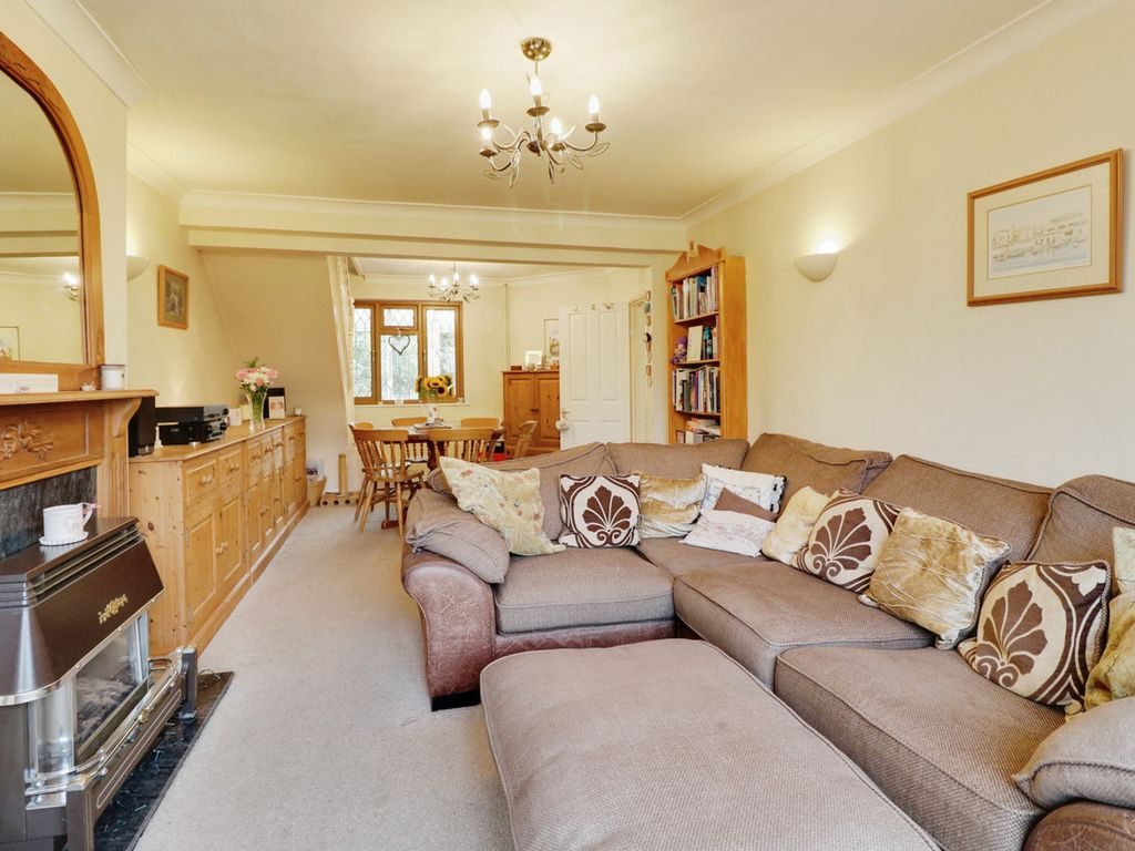 4 bed bungalow for sale in Little Wakering Road, Shoeburyness SS3, £420,000