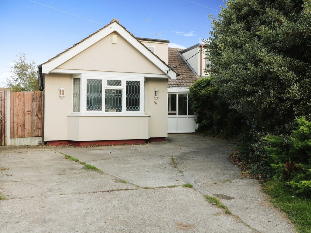 4 bed bungalow for sale in Little Wakering Road, Shoeburyness SS3, £420,000