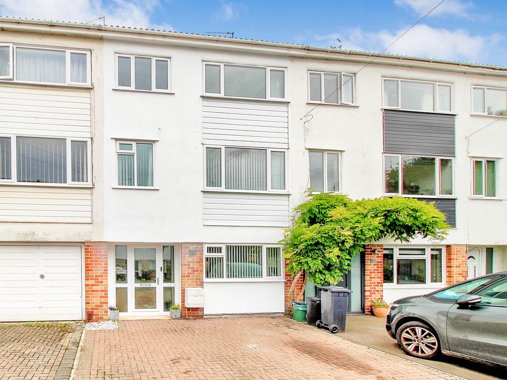3 bed town house for sale in Pilgrims Way, Bristol BS16, £385,000