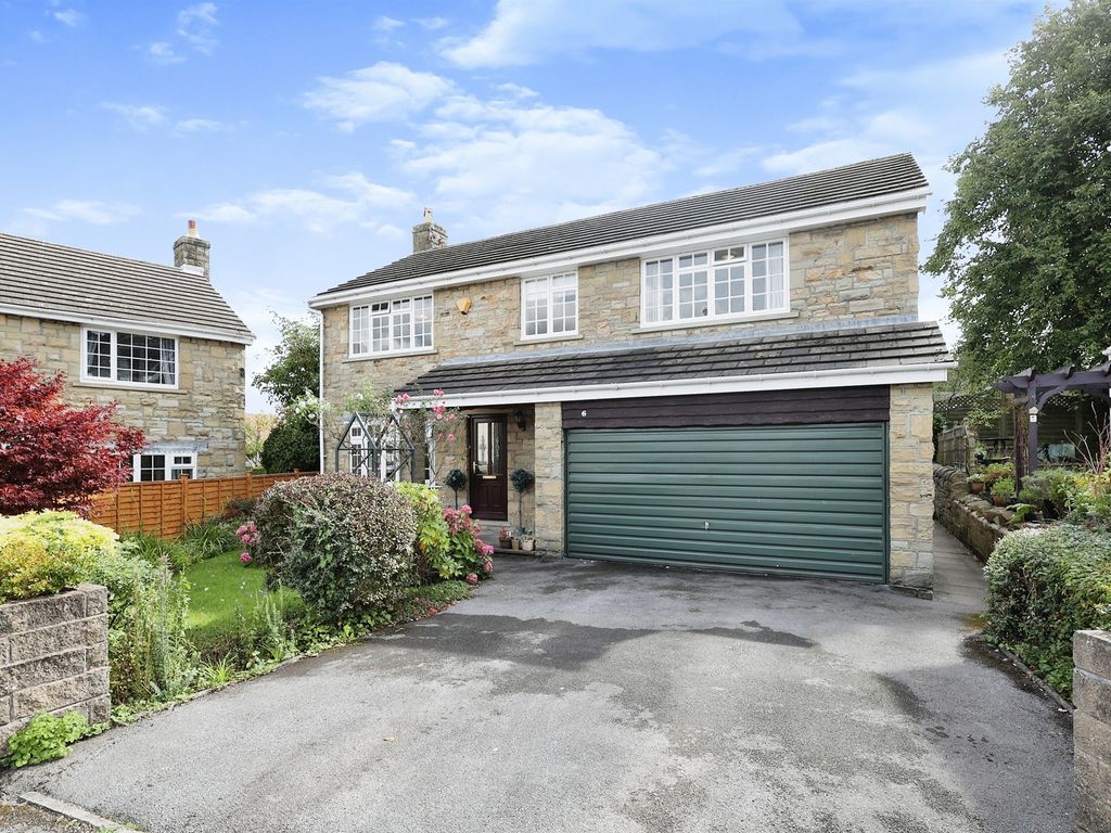 4 bed detached house for sale in Fern Court, Keighley BD20, £345,000