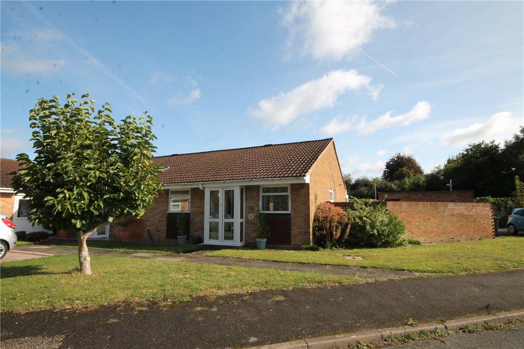 2 bed semi-detached bungalow for sale in Royal Drive, Epsom KT18, £470,000