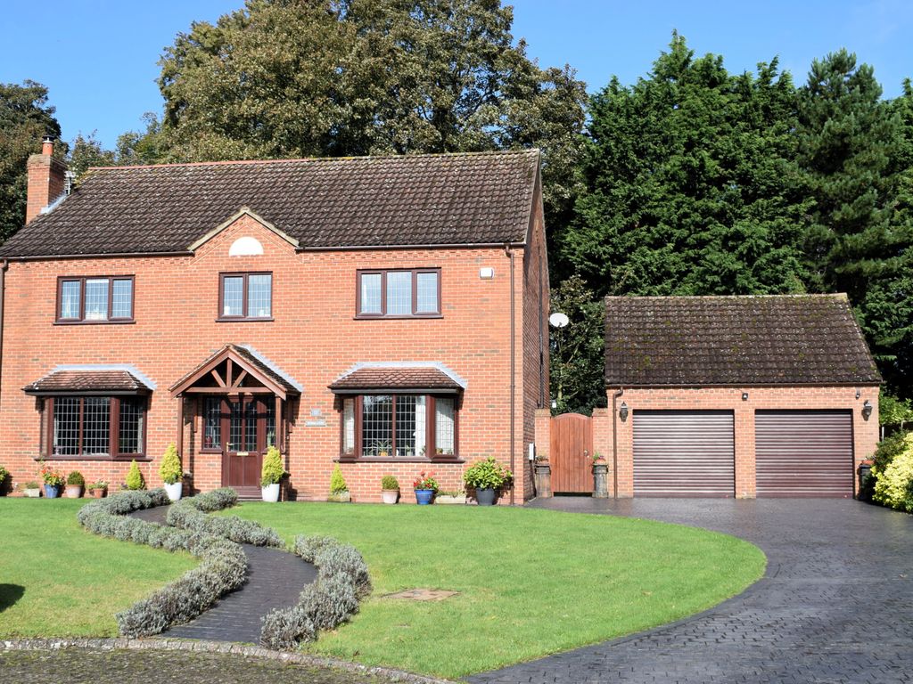 6 bed detached house for sale in Old Vicarage Park, Scawby DN20, £540,000