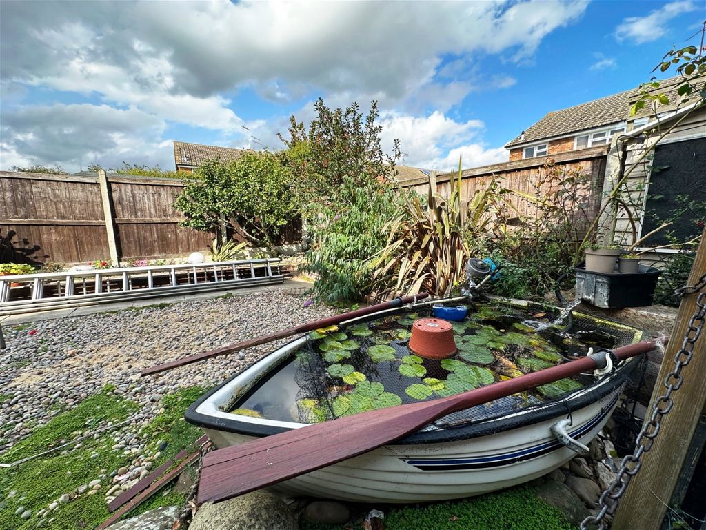 4 bed semi-detached house for sale in Marlowe Close, Maldon CM9, £450,000