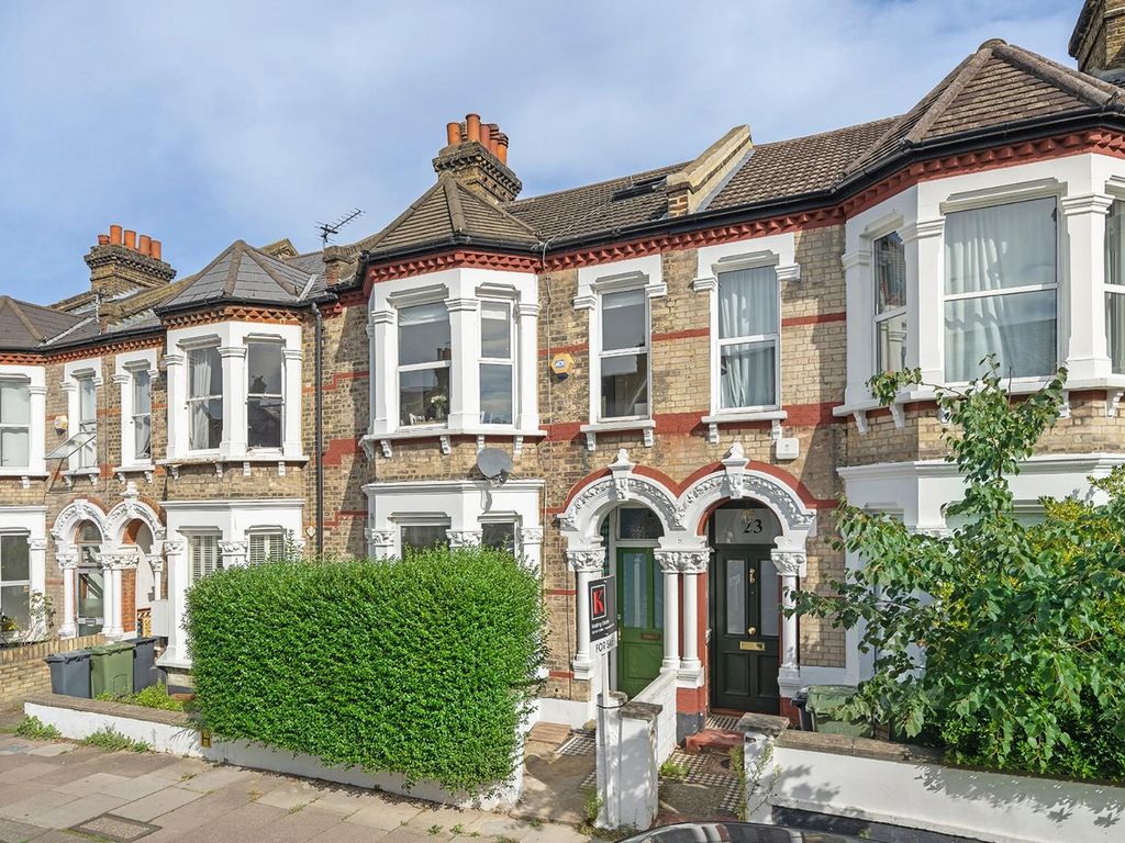 2 bed flat for sale in Holmewood Road, London SW2, £450,000