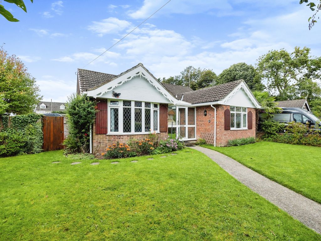 3 bed bungalow for sale in Newlands Road, Waterlooville, Hampshire PO7, £425,000