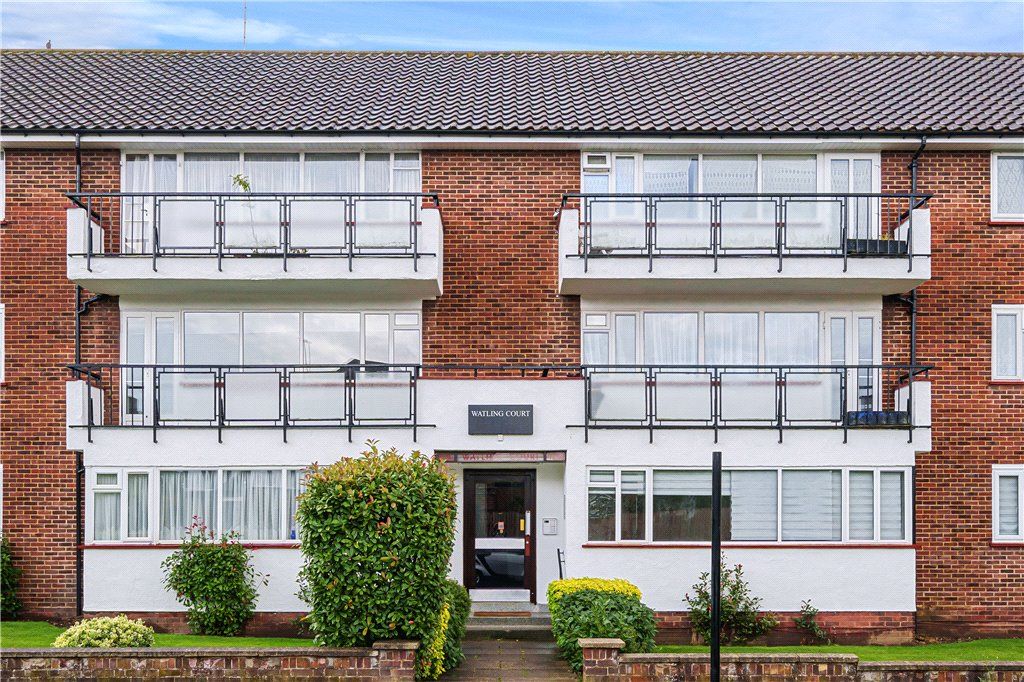 2 bed flat for sale in Jesmond Way, Stanmore, Middlesex HA7, £435,000