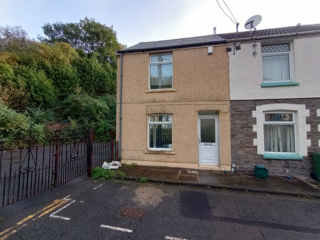 2 bed end terrace house to rent in Sion Street, Pontypridd CF37, £850 pcm