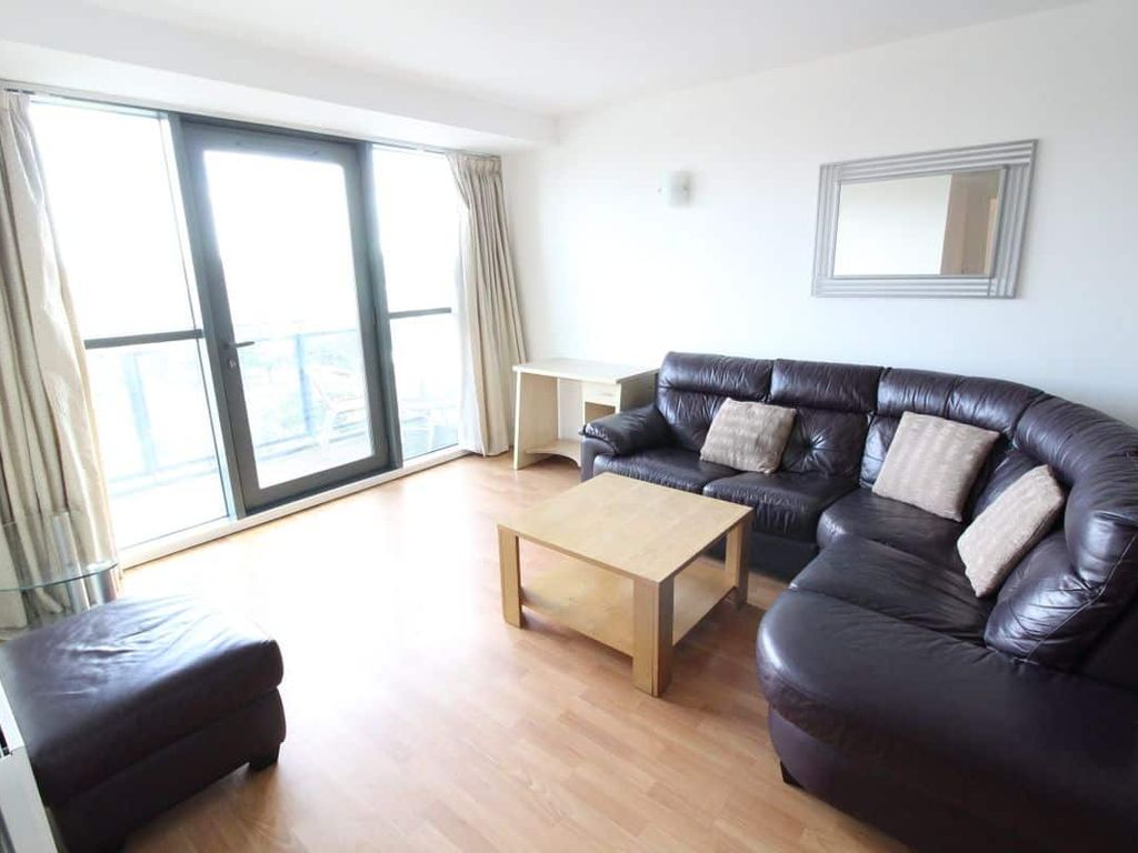 2 bed flat to rent in West One Central, Fitzwilliam Street, Sheffield S1, £1,150 pcm
