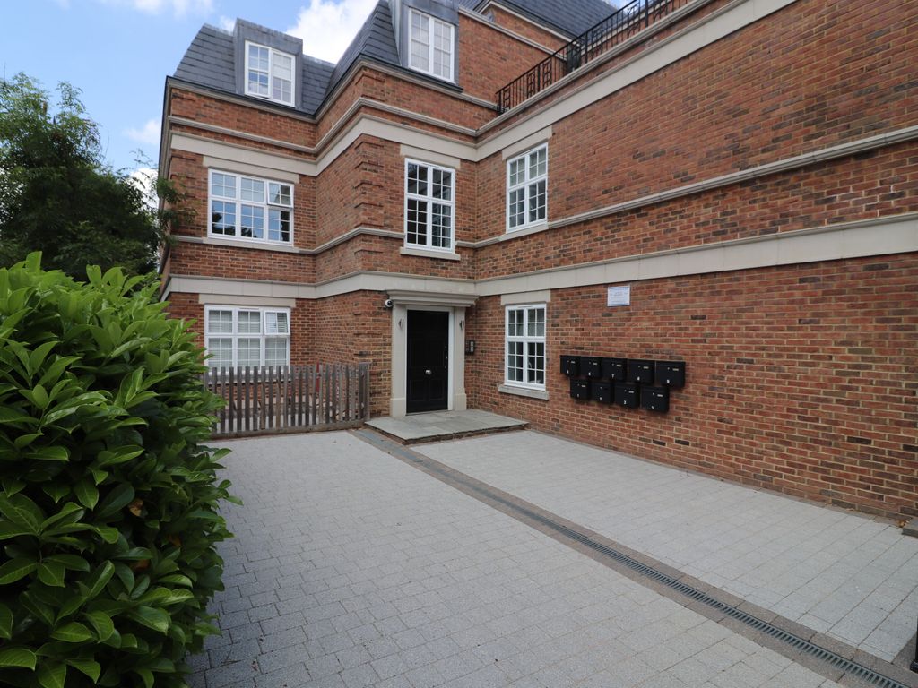 2 bed flat for sale in Mulberry Court, Chislehurst Road, Chislehurst, Kent BR7, £795,000