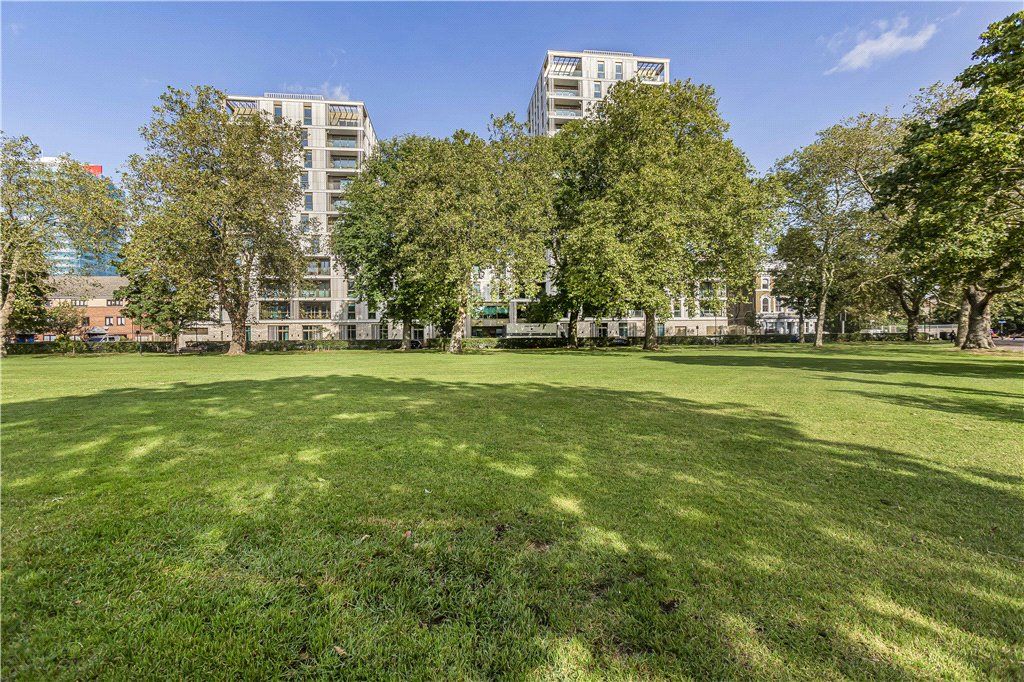 1 bed flat for sale in Downs Road, London E5, £499,999