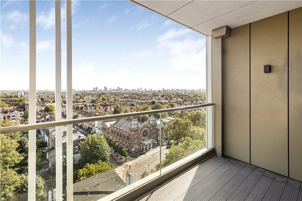 1 bed flat for sale in Downs Road, London E5, £499,999