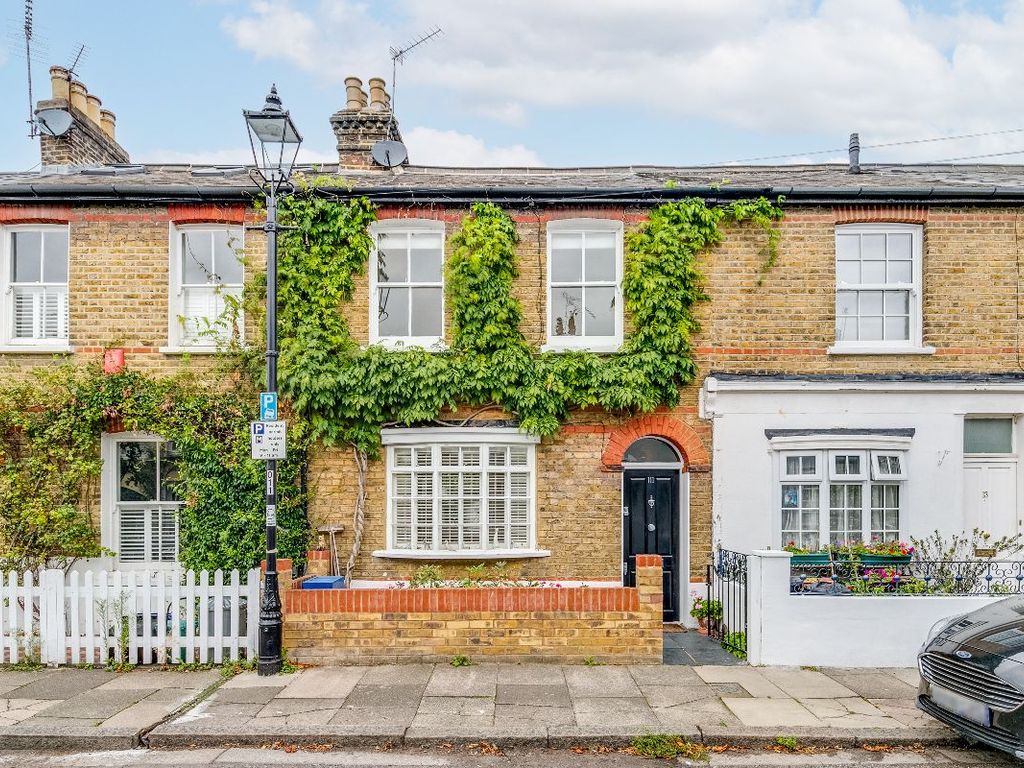 2 bed terraced house for sale in Archway Street, London SW13, £975,000