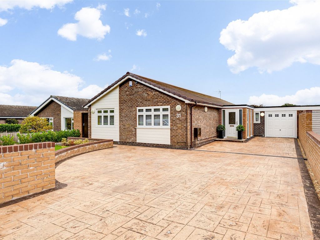3 bed bungalow for sale in Highbank Road, Kingsley, Frodsham WA6, £575,000