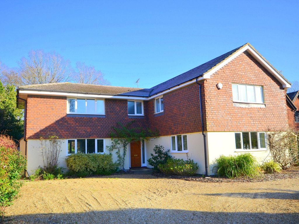 4 bed detached house for sale in Woodland Avenue, Cranleigh GU6, £1,395,000