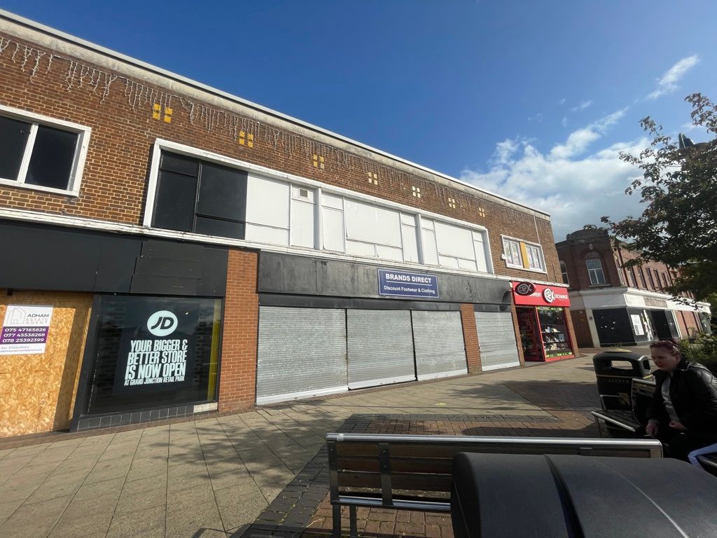 Retail premises to let in 12 Queensway, Crewe, Cheshire CW1, £30,000 pa