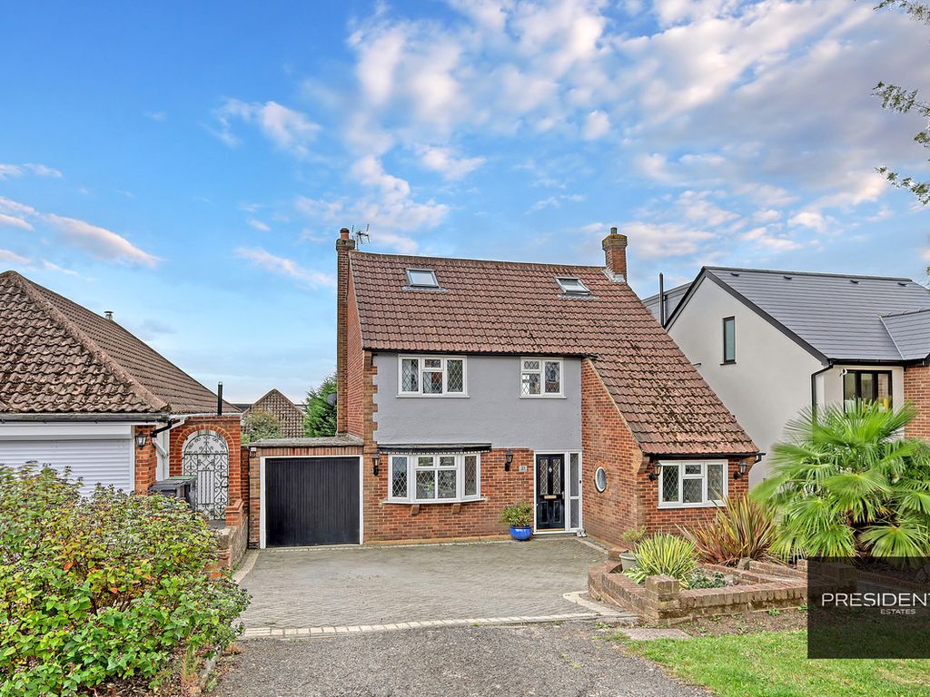 4 bed detached house for sale in Goldings Rise, Loughton IG10, £900,000