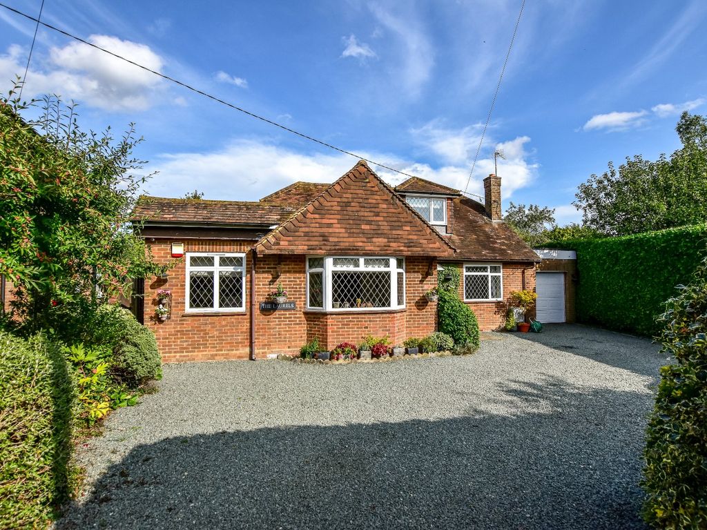 4 bed property for sale in Brays Close, Hyde Heath, Amersham HP6, £850,000