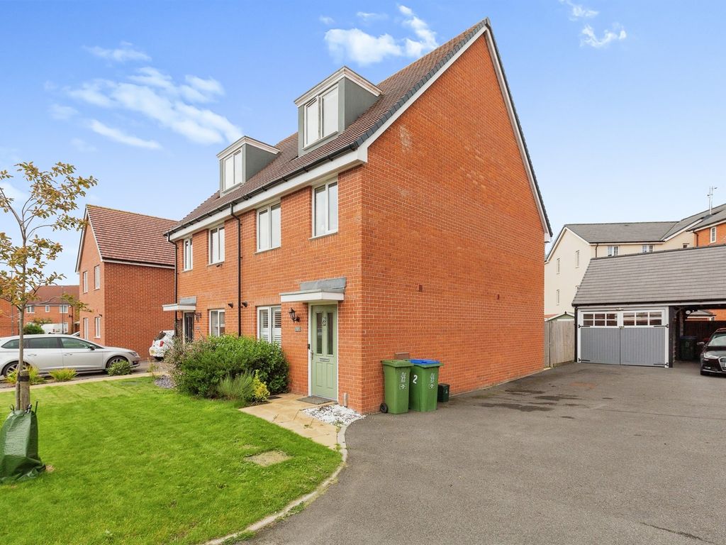 3 bed semi-detached house for sale in Stella Close, Aylesbury HP18, £400,000