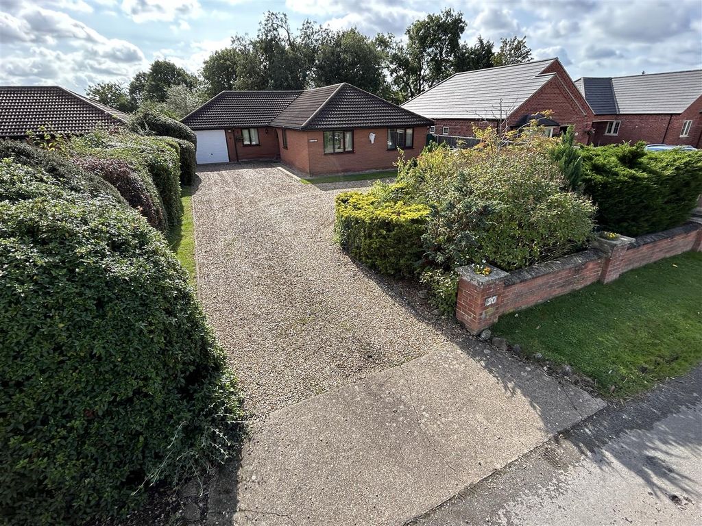 3 bed detached bungalow for sale in Fen Road, Timberland, Lincoln LN4, £365,000