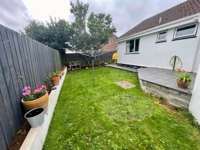 3 bed bungalow for sale in Edgcumbe Green, Trewoon, St. Austell PL25, £375,000