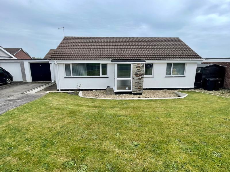 3 bed bungalow for sale in Edgcumbe Green, Trewoon, St. Austell PL25, £375,000