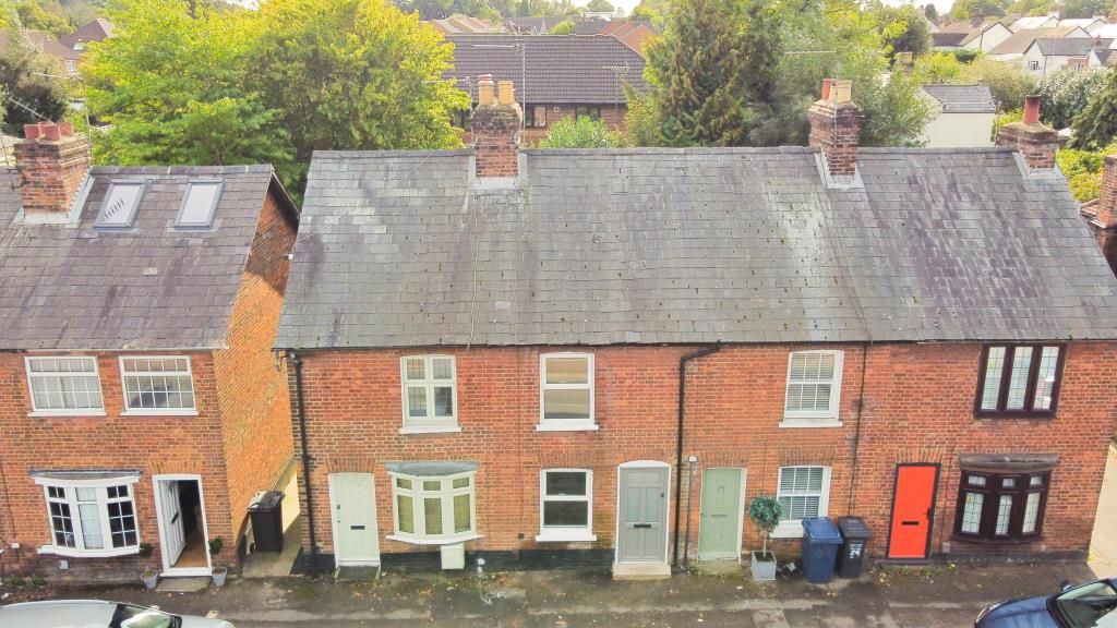 2 bed terraced house for sale in Amersham, Buckinghamshire HP7, £375,000