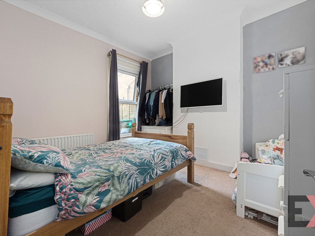 1 bed flat for sale in Blandford Road, Beckenham BR3, £280,000