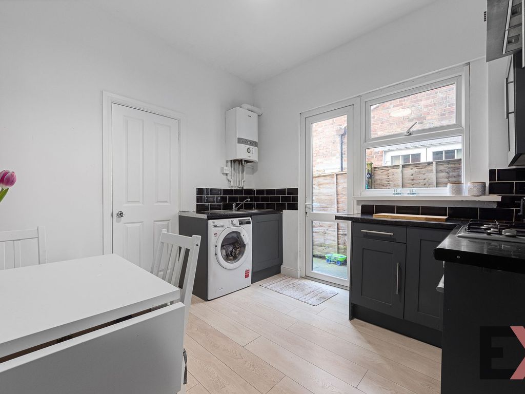 1 bed flat for sale in Blandford Road, Beckenham BR3, £280,000