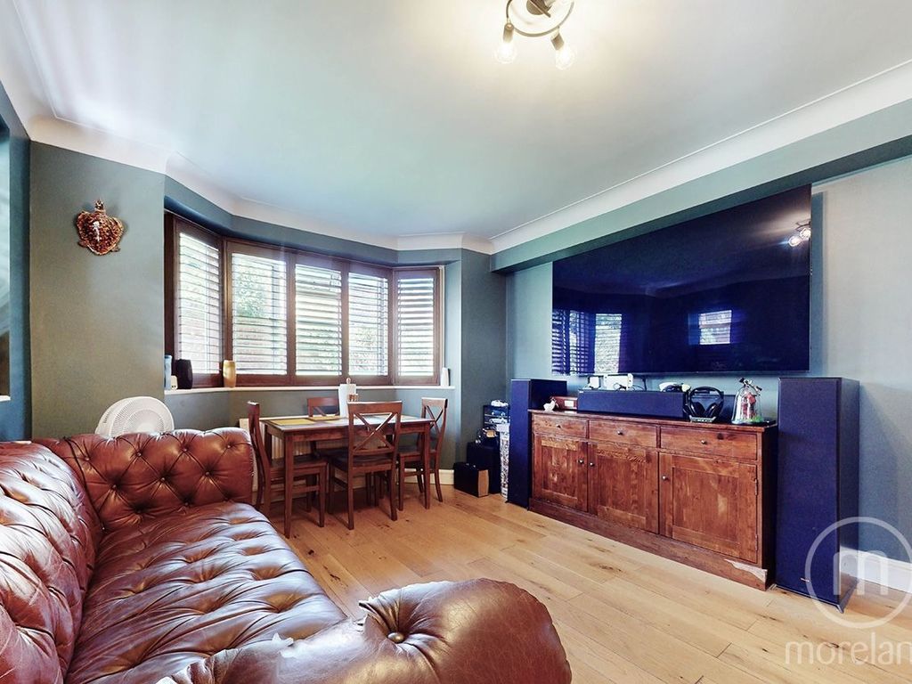 2 bed flat for sale in Beaufort Park, Temple Fortune, London NW11, £400,000