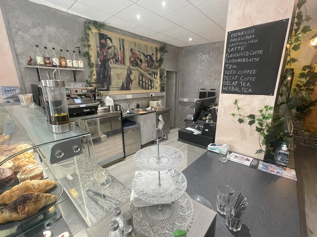 Restaurant/cafe to let in Cafe Bella Zena, 27 -29, Arcade, Stirling FK8, £10,800 pa