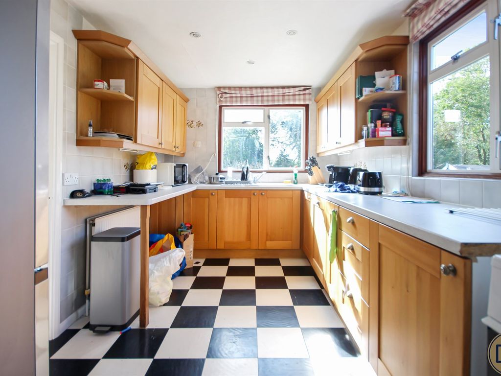3 bed detached house for sale in Aldersbrook, Boyton Cross, Roxwell, Chelmsford, Essex CM1, £675,000