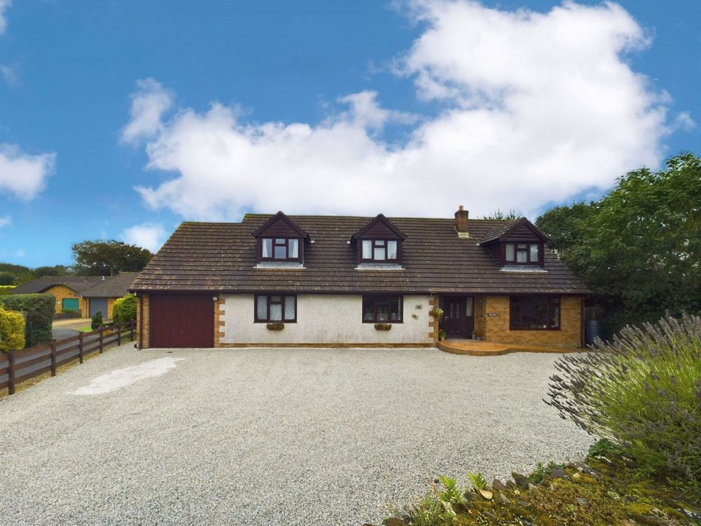 5 bed detached house for sale in St. Matthews Hill, Wadebridge PL27, £725,000